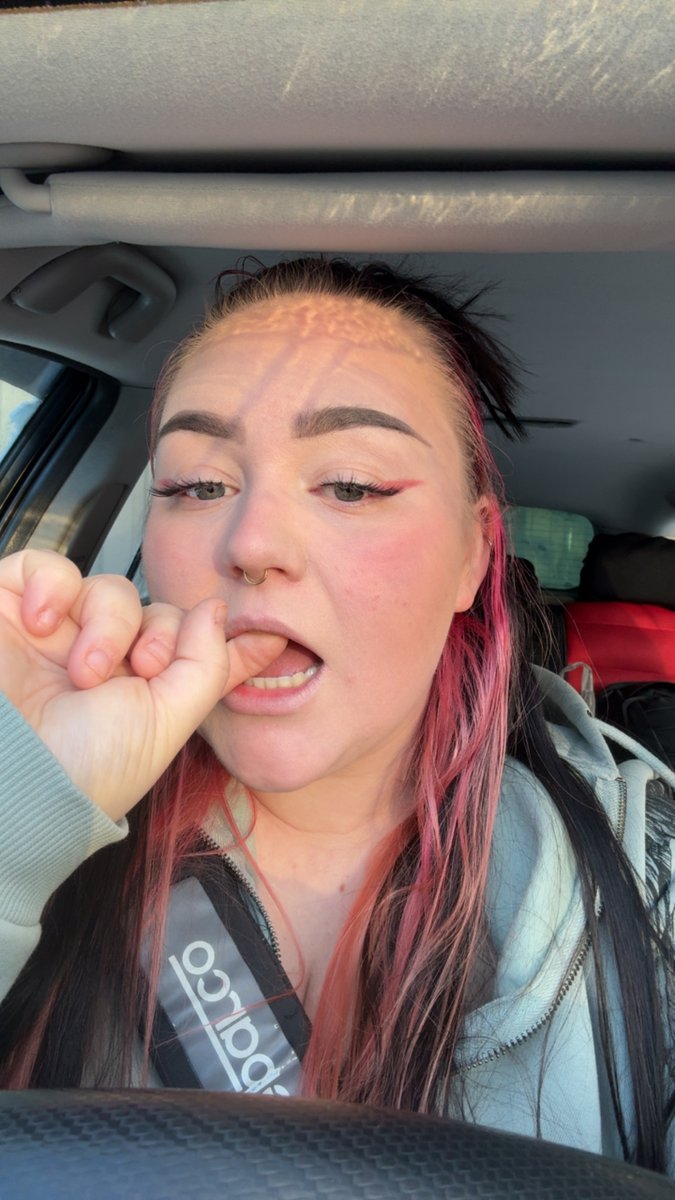 ellabbdolly's tweet photo. wanna see me make it disappear? https://t.co/P6KS2gmCjZ