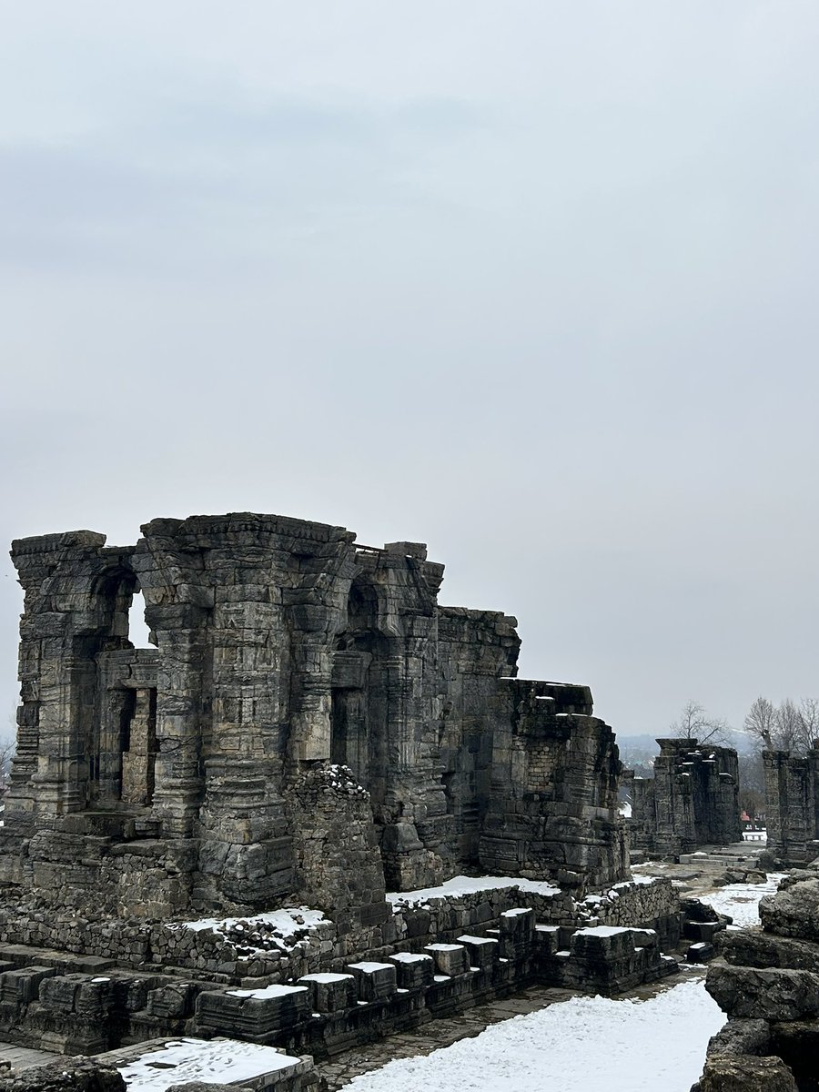 PantryCar's tweet image. 8th Century The Martand Sun 🛕🤩

The only 🛕 I actually planned! 

 Avantiswami wasn’t planned as I wasn’t aware of it. 

Since #Pahalgam seems they have closed it for the visitors. However I got 5 min as I have come from far. 

A blessing to see it in snow! 😇

#Kashmir