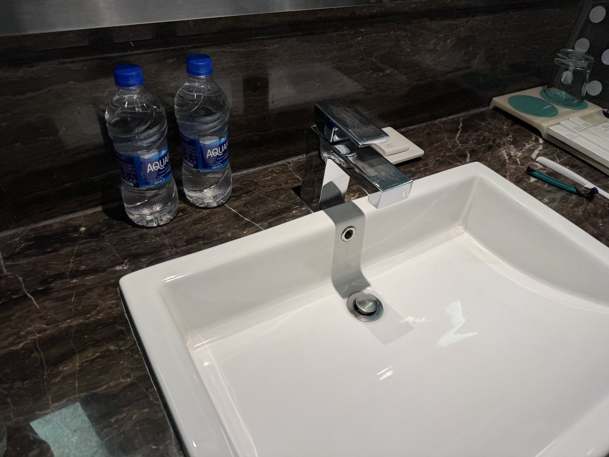 ろんず tweet media