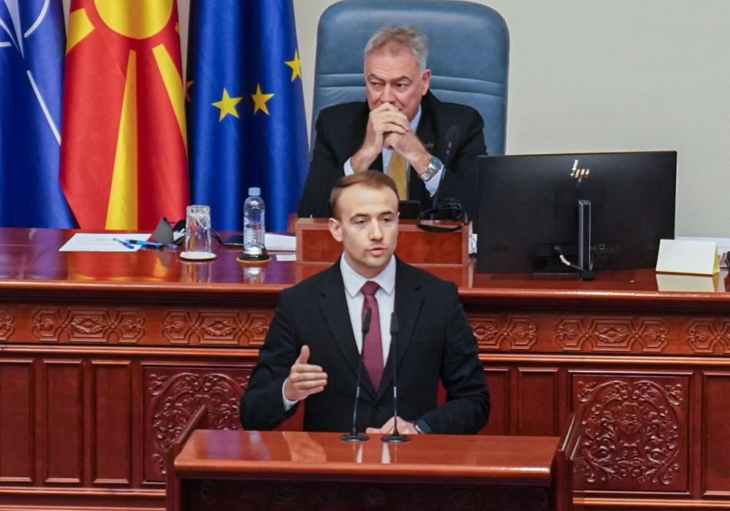 krithink_mk's tweet photo. Kundërspin: Dënimet më të larta në ndryshimet në Kodin Penal për korrupsionin, sipas ekspertëve dhe deputetëve, janë iluzion https://t.co/DPVXaSOkpJ @portalbmk #KriThink https://t.co/dXFmj9aAhP