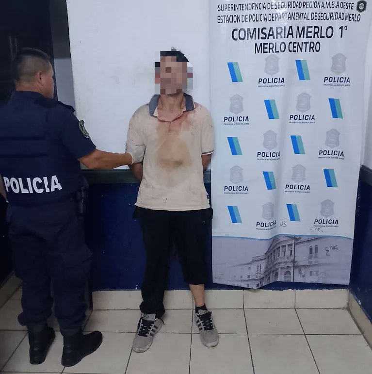 Se llama Daniel Gustavo Lezcano el asesino que mato al Empresario Jorge Acosta en Merlo provincia de Buenos Aires 
Tenía un prontuario impresionante tenia que estar preso pero la justicia sigue durmiendo 
Sin comentarios 
Mucha bronca