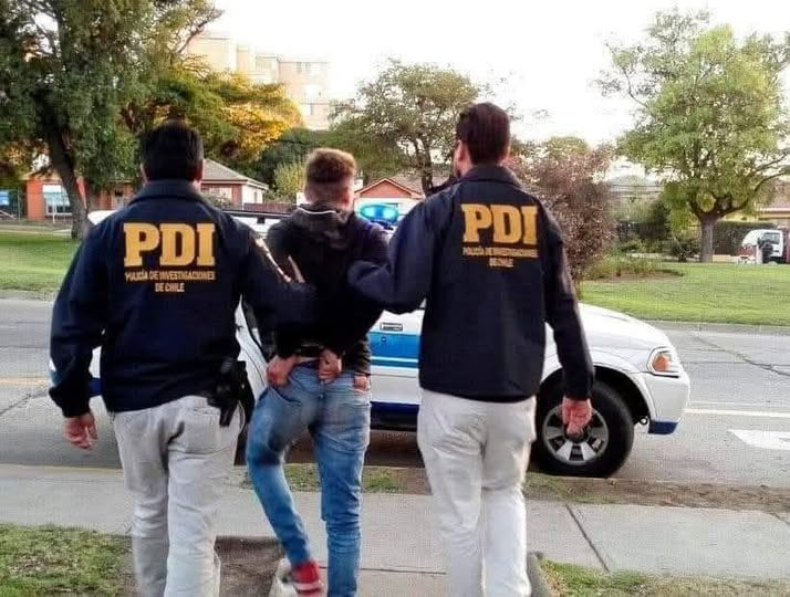 Mike_Demonio's tweet image. OFERTA 14 FEBRERO!!
Quieres pasar el 14 de Febrero con tu polola, pero tú señora no te deja?
OFERTA ESPECIAL POR SAN VALENTÍN..!!
Precio: $500.000
Servicio: Te acusamos de participar en tráfico de drogas /armas y te arrestamos frente a tu esposa el 13, te devolvemos el 15 de…