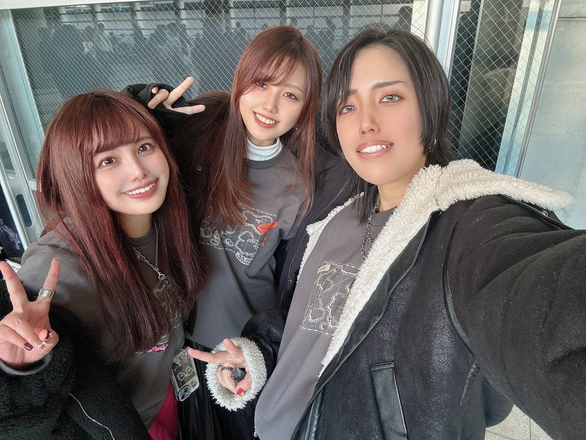 セカライ！今年も色んな場所で見れて最高の2日間だった！！！
Connecting、ほんとにびっくりして崩れ落ちた😭大好きで大切な曲が聴けて幸せだった😭
サイバーの類くんは全然許せない(ありがとう)
セトリ全部凄すぎて今日仕事にならなかった  ありがとうプロジェクトセカイ
ありがとうULTRA C ────