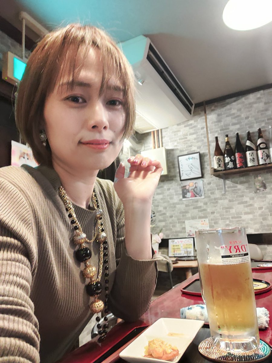 出勤前にコイン通りのこたつさんへ行って参りました 意外と新年初、相変わらずおいしかったです！ スワン20:00〜24:00  パドドゥ21:00〜遅くまで わたくしパドドゥにおります 今週もよろしくお願いいたします