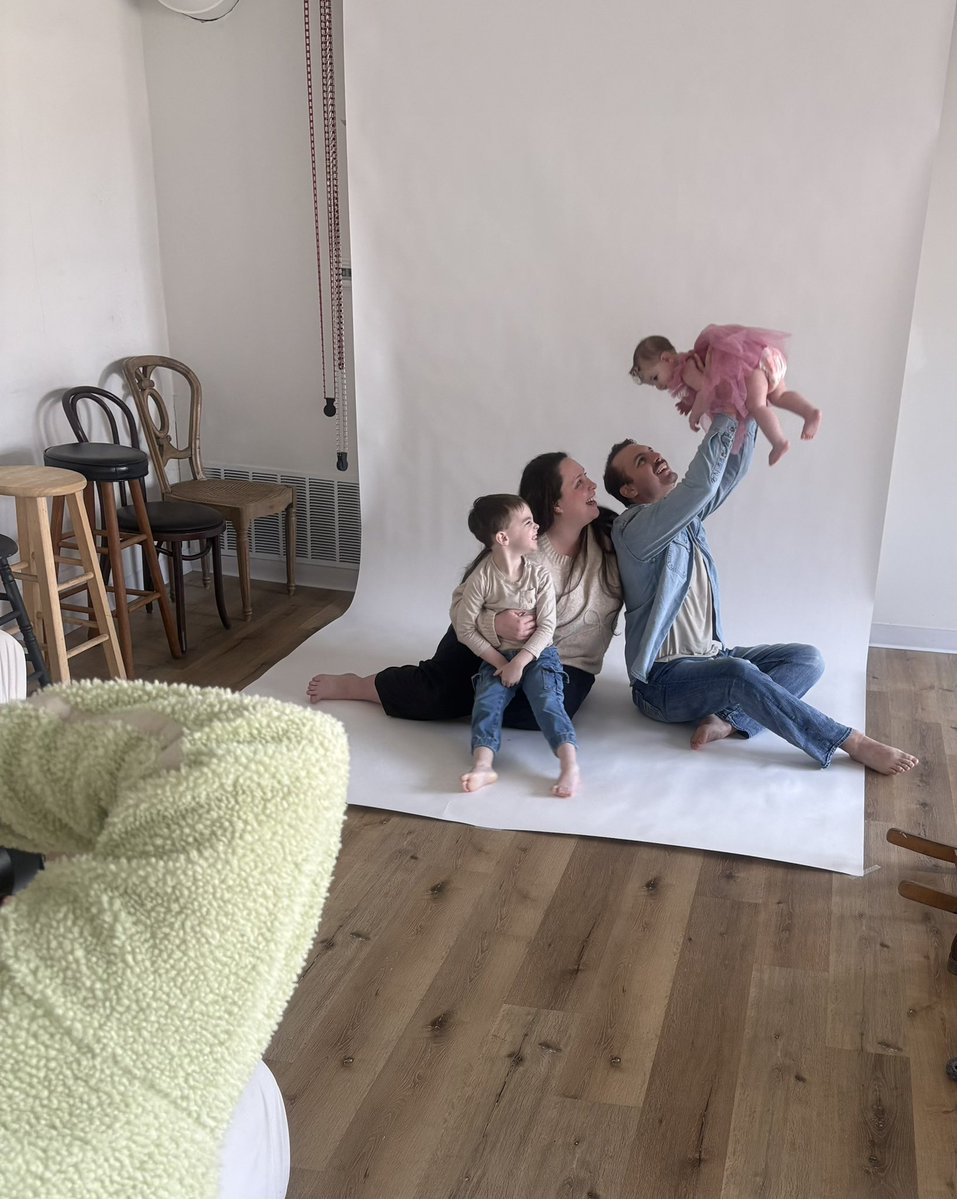 DannyWBennett's tweet image. Combining the thrill of snowstorms, the joy of birthday parties &amp;amp; the creativity of photoshoots makes for a truly fun &amp;amp; exciting week for this Mimi! I now have an extended stay as this weather changes flights out of Indiana! Thankful for family, warm cozy homes &amp;amp; endless snuggles