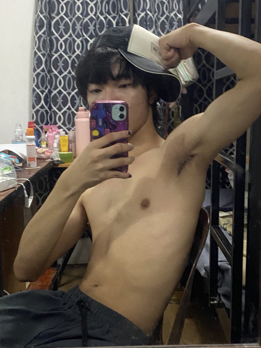 izzokewl's tweet image. twink bicep