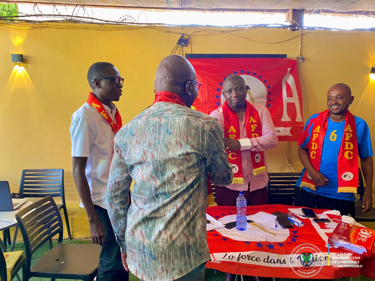 NkongoloNA's tweet photo. J’ai eu le plaisir de rencontrer Monsieur Sylvain Binsala, nouveau Président fédéral de l’AFDC FUNA, dans le cadre des consultations qu’il a initiées.

Nos échanges, francs et constructifs, ont porté sur les défis majeurs de notre fédération et les réalités spécifiques de la commune de Kasa-Vubu.

Ma position lors de ces discussions a été ferme : le succès de notre famille politique repose sur le rassemblement. J’ai formulé des propositions fortes pour une gestion inclusive, invitant le nouveau comité à tendre la main à l’ancien. Tirer profit de l’expérience acquise est essentiel pour garantir la continuité de notre action au service du peuple.

Plus que jamais, je reste engagé pour une AFDC unie, forte et résolument proche de la base.

L’unité fait notre force.