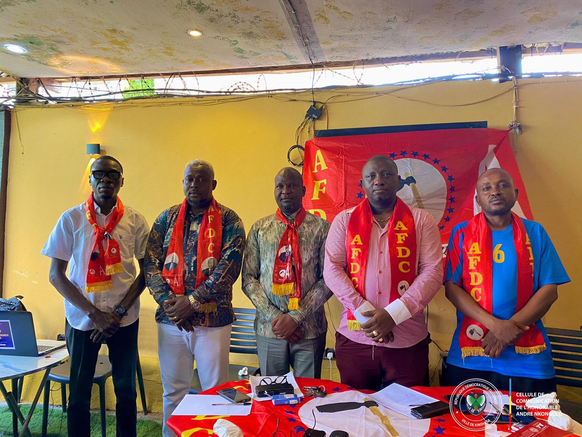 NkongoloNA's tweet photo. J’ai eu le plaisir de rencontrer Monsieur Sylvain Binsala, nouveau Président fédéral de l’AFDC FUNA, dans le cadre des consultations qu’il a initiées.

Nos échanges, francs et constructifs, ont porté sur les défis majeurs de notre fédération et les réalités spécifiques de la commune de Kasa-Vubu.

Ma position lors de ces discussions a été ferme : le succès de notre famille politique repose sur le rassemblement. J’ai formulé des propositions fortes pour une gestion inclusive, invitant le nouveau comité à tendre la main à l’ancien. Tirer profit de l’expérience acquise est essentiel pour garantir la continuité de notre action au service du peuple.

Plus que jamais, je reste engagé pour une AFDC unie, forte et résolument proche de la base.

L’unité fait notre force.