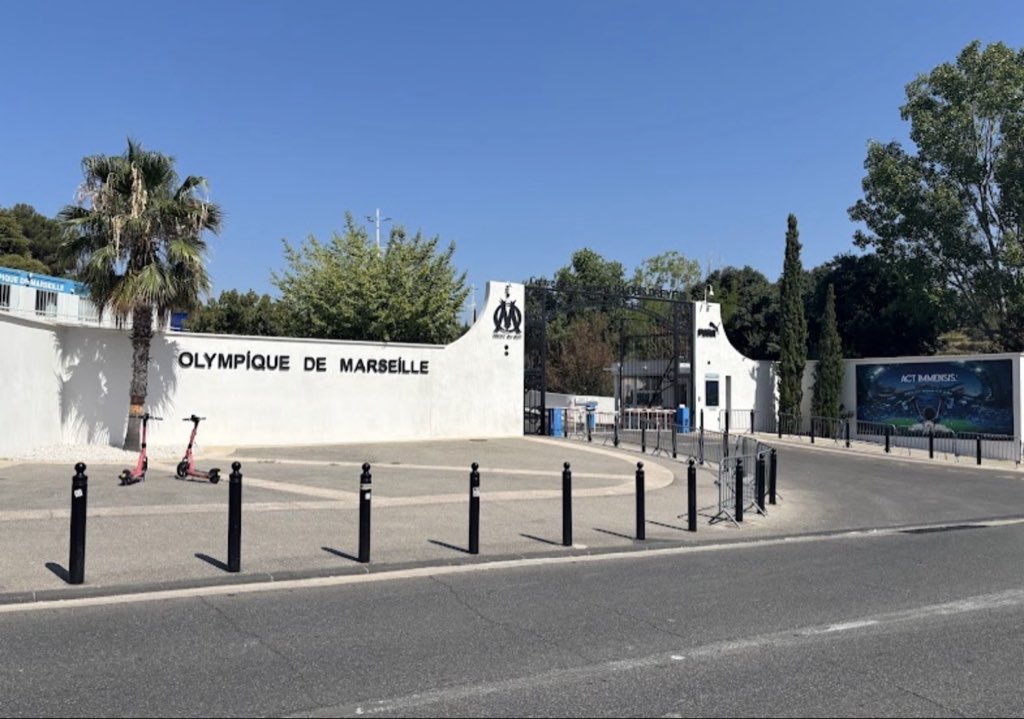 Carméla 13 family tweet media