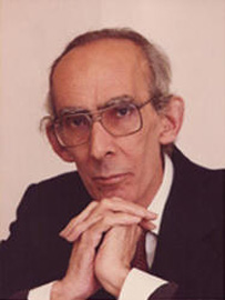 "El dia que les tropes franquistes entraren a Barcelona (26 de gener de 1939) vaig jurar que dedicaria la meva vida al servei del redreçament nacional d'aquella Catalunya vençuda. Era just que la dediqués al servei del meu poble, de la meva nació"
Josep Benet