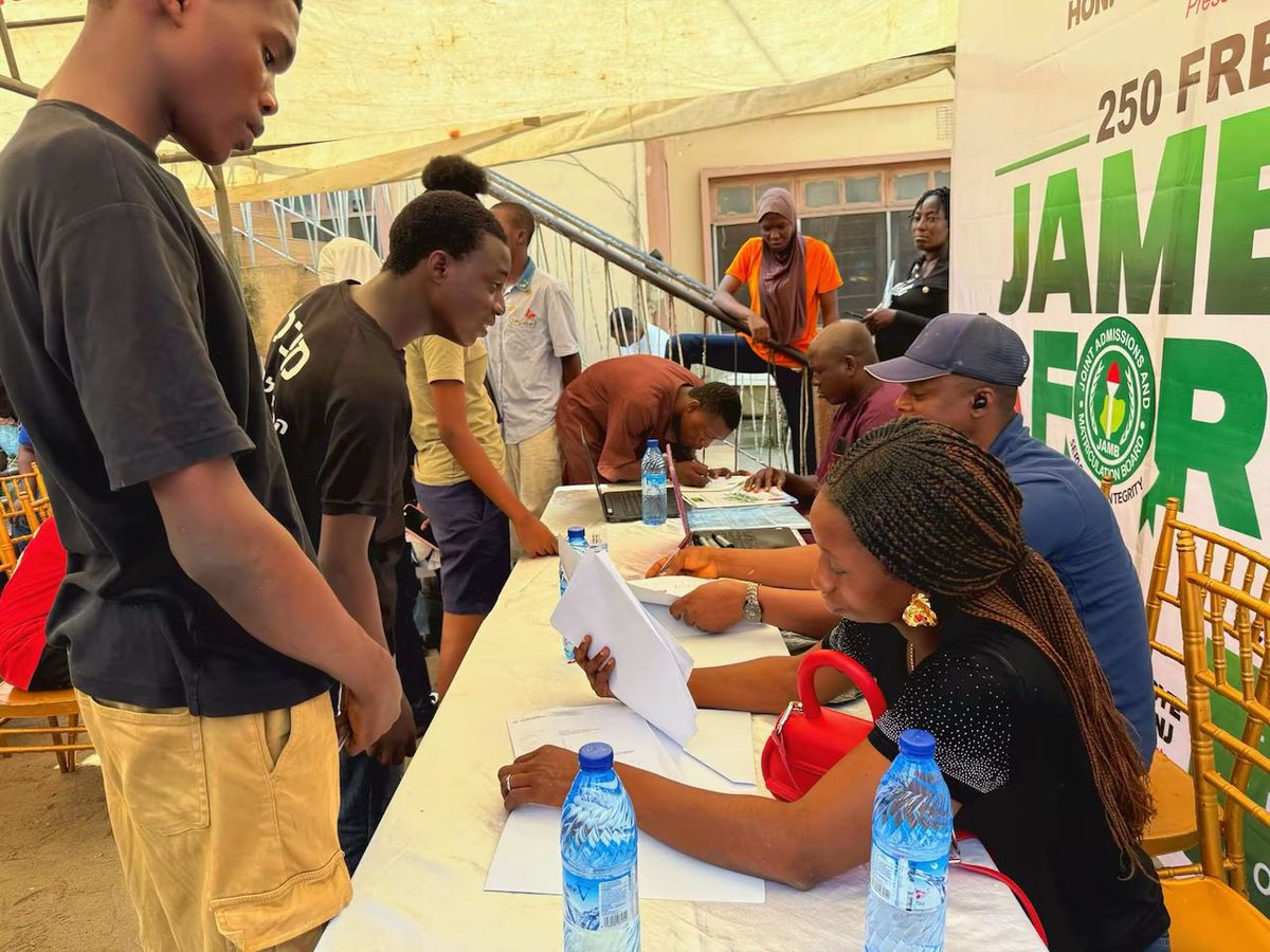 Empowering Dreams: SKIBANJ Foundation Kicks Off Distribution of 250 Free JAMB Forms in Oshodi-Isolo LGA

The fourth edition of the SKIBANJ Foundation free distribution of Joint Admissions and Matriculation Board (JAMB) forms has commenced in the Oshodi-Isolo Local Government