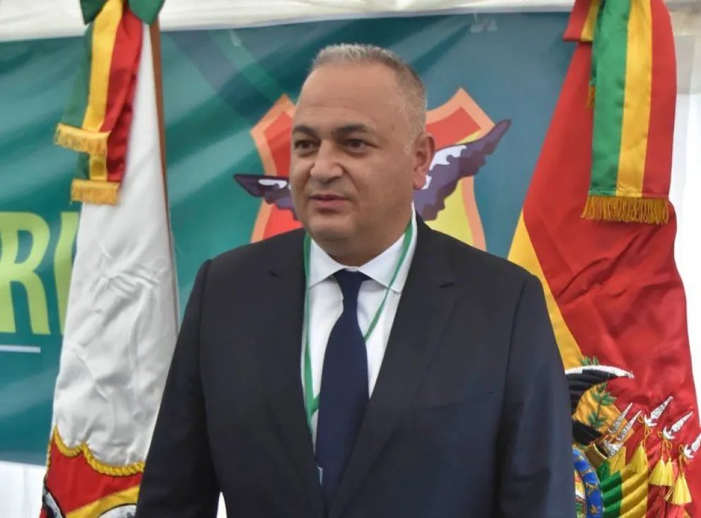 #Bolivia

Fernando Costa, Pdte. de <a href="/FBF_BO/">Federación Boliviana de Fútbol</a> dice “Él repechaje está en riesgo por posibles injerencias de autoridades del estado”.

¿Realmente corre riesgo el repechaje? 

No! No hay ni un 0,1% de chances de que el repechaje o la participación de clubes en torneos internacionales