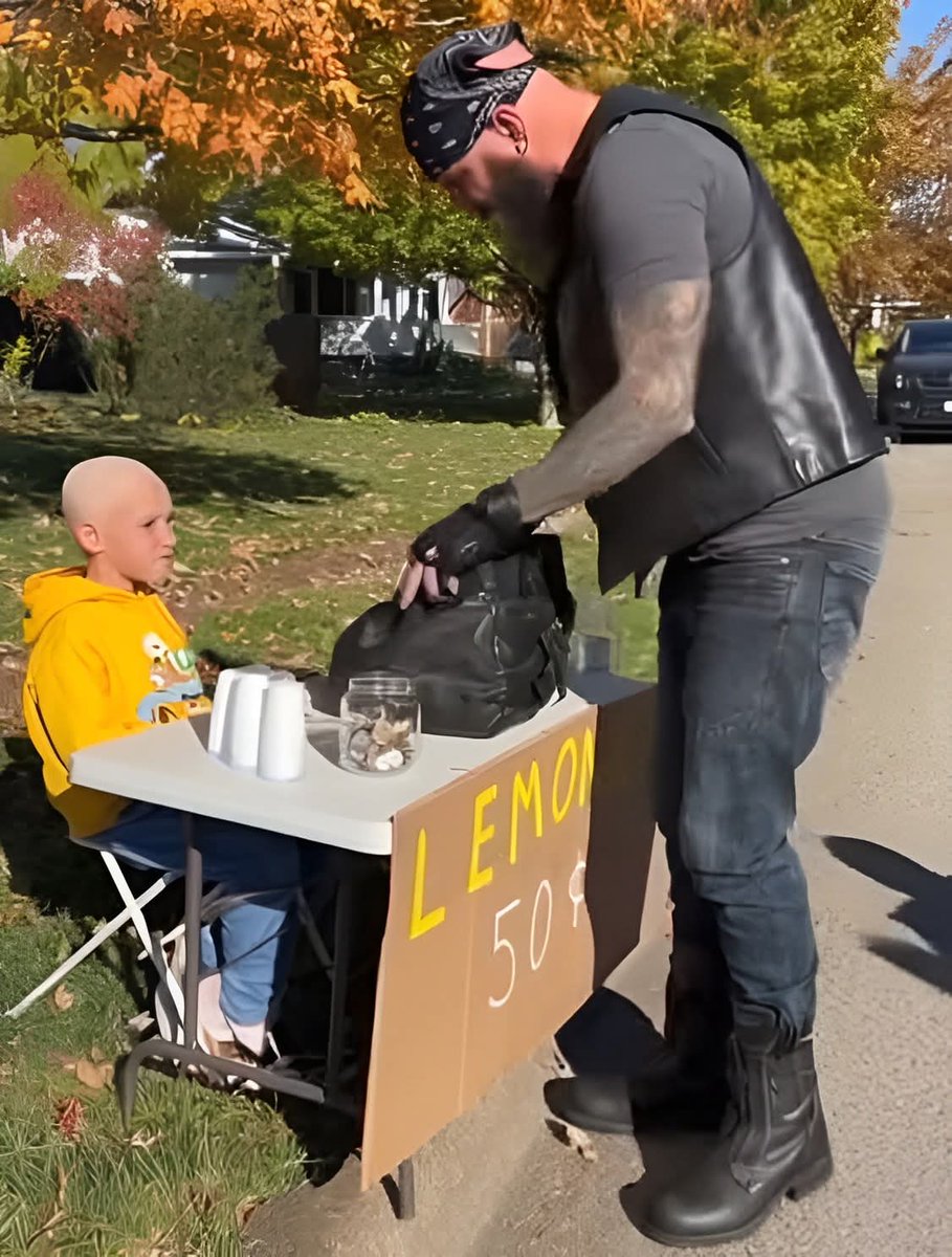 CrazyVibes_1's tweet image. She was selling lemonade for fifty cents a cup, hoping to help with her cancer treatments. What she didn’t know was that a local motorcycle club had just held a meeting about her.

Eight-year-old Mia sat at her little table, her pink scarf slipping off her bald head, a weak smile…