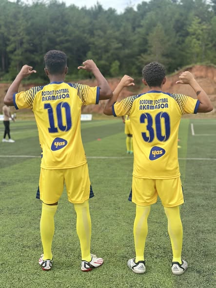 📷Yas Madagascar dia faly manohana ny Academie foot ball akamasoa (AFA) ka ho fanamarihana izany dia notolorana maillots tsirairay avy ireo mpilalao rehetra, ny 24 Janoary 2026 lasa teo.

Yas dia manohana ireo talenta Malagasy mba hisandratra ho @ avo indrindra

#NdaoFaLera