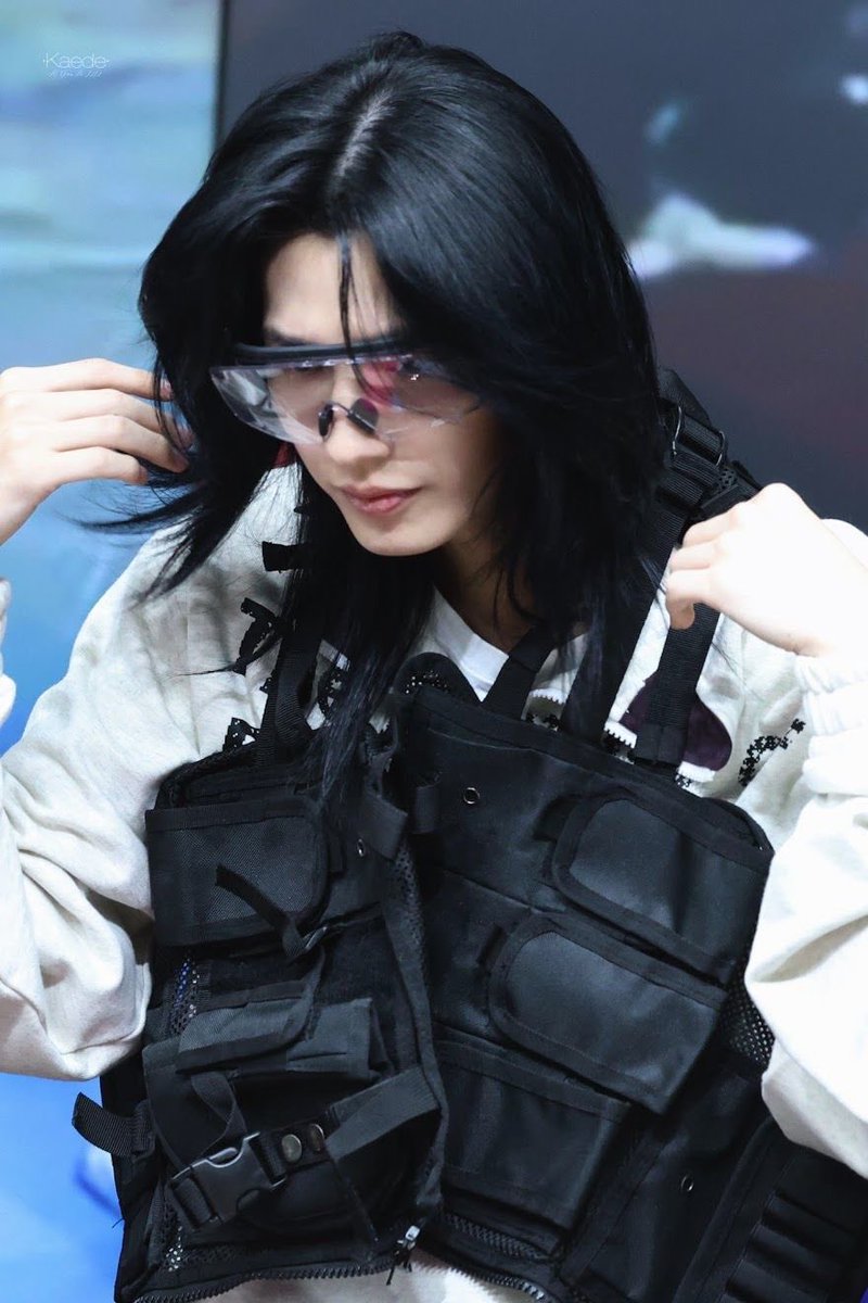 dduung2e's tweet photo. 와너무잘생겼어 https://t.co/KoIWcjUb8F