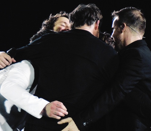 DailyTakeThat's tweet image. 