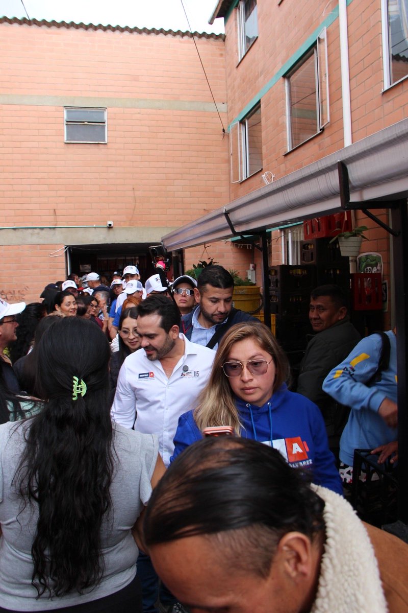 Lleno total, así se vivió la asistencia en #Bosa 
Vota este 8 de marzo 
Álvaro Alfonso Álvarez 
#115CD 
Cámara por Bogotá 
El triple A 
<a href="/MariaFdaCabal/">María Fernanda Cabal</a> <a href="/PalomaValenciaL/">Paloma Valencia L</a> <a href="/AlvaroUribeVel/">Álvaro Uribe Vélez</a>