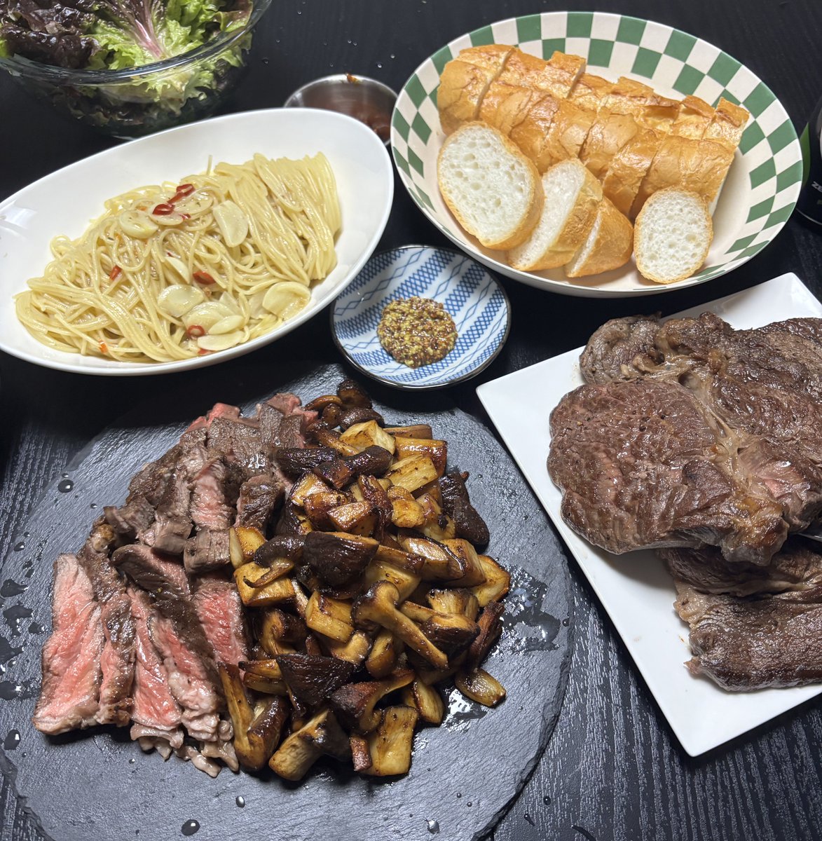 #오늘밥머지

고 기 조 아