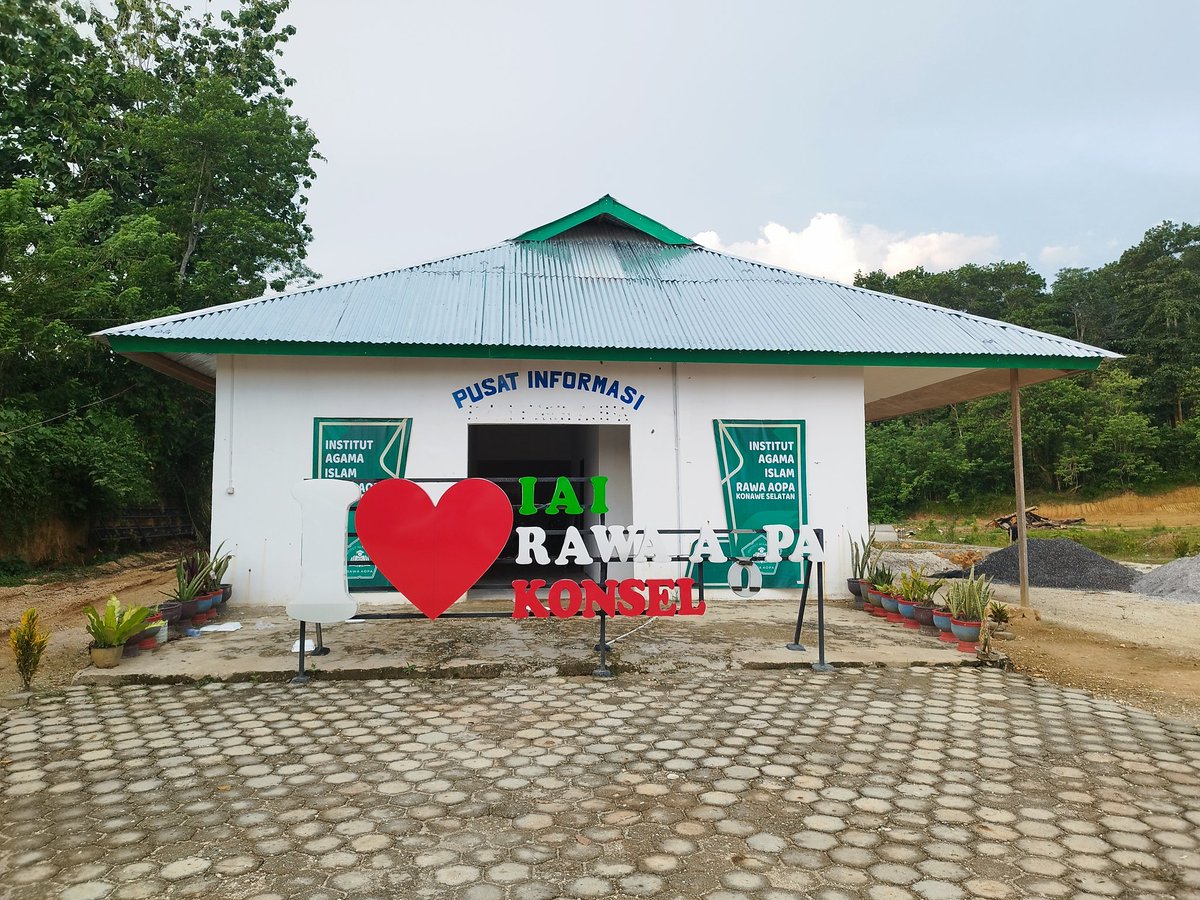 Kampus IAI Rawa Aopa Konawe Selatan (rawaaopakonsel.ac.id) sore hari, 26 Januari 2026. Proses pembangunan berjalan terus dan siap menerima mahasiswa baru. #pmb2026