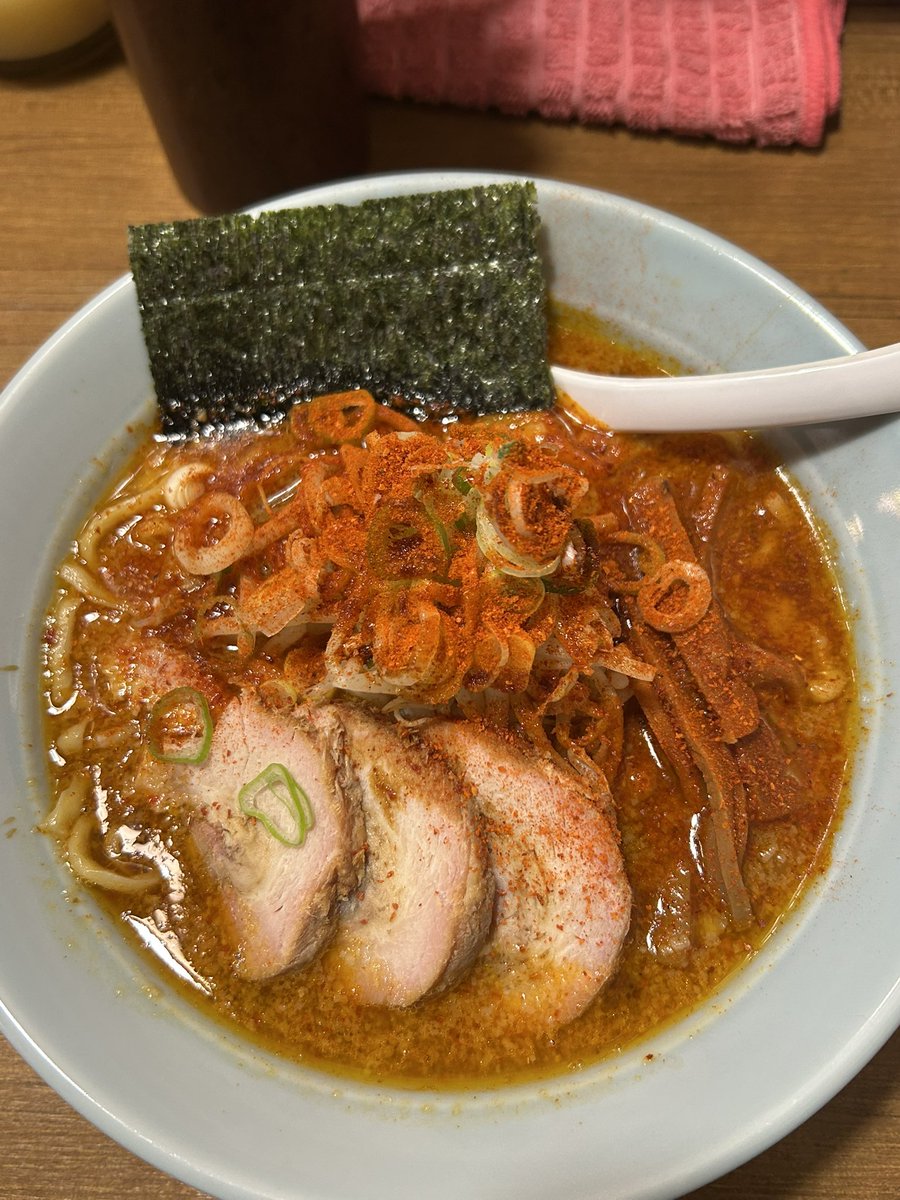 56_UP's tweet photo. 最近またガンガンラーメン食べてる。
最高だ〜 https://t.co/y0UZFVcbpx