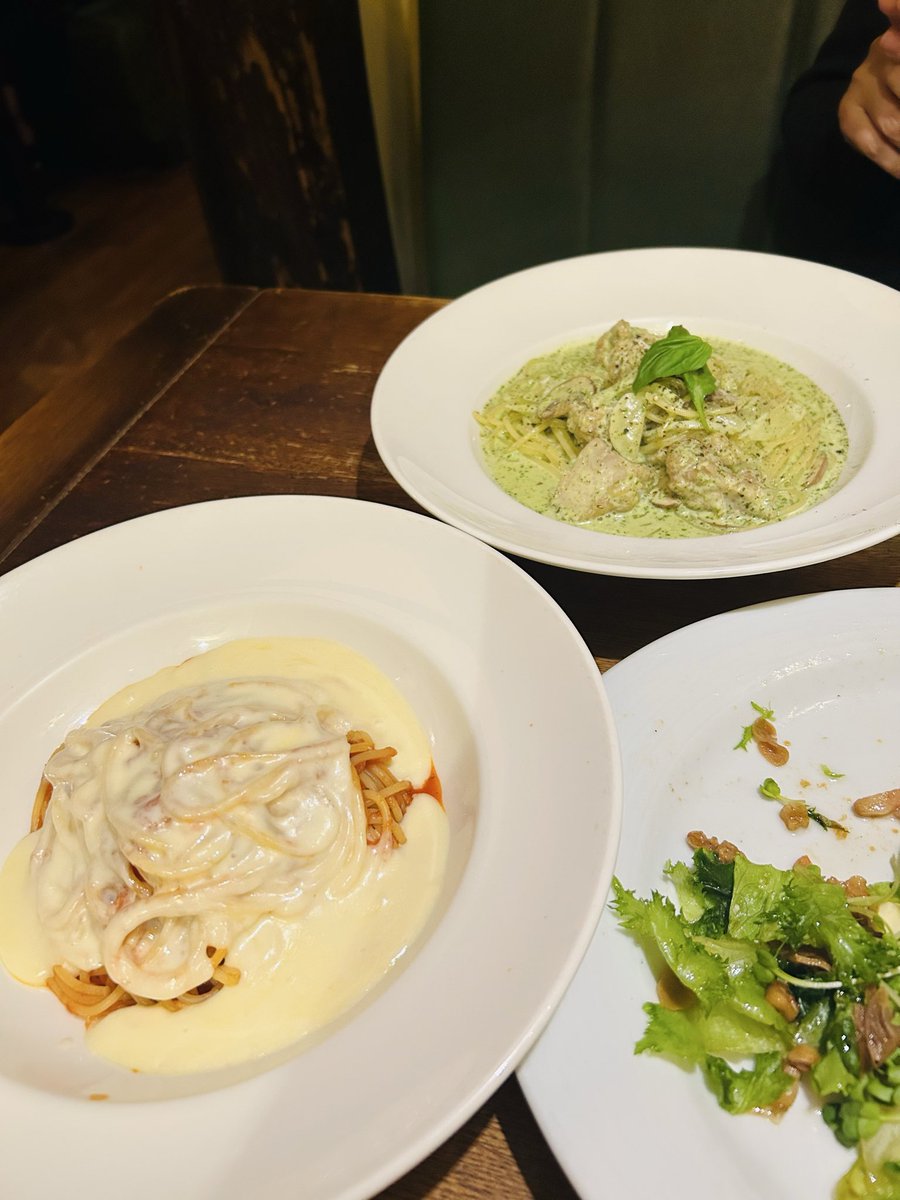 友達と久々ごはん
チーズに溺れるトマトパスタが美味しすぎた🤤