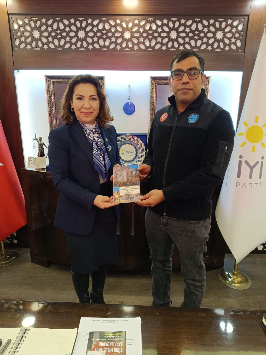 İl Başkanımız Sn. Ülkü Doğan’ı ziyarette bulunan Alpagu Eğitim Araştırma ve Yardımlaşma Derneği Başkanı Sn. Ahmet Selim Pozan’a nazik ziyaretleri için teşekkür ederiz.