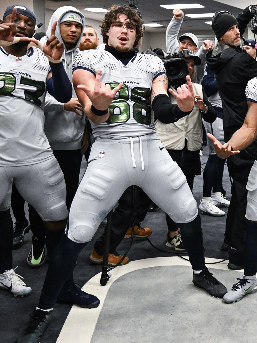 ungodlyrollins's tweet image. seattle seahawks tight end