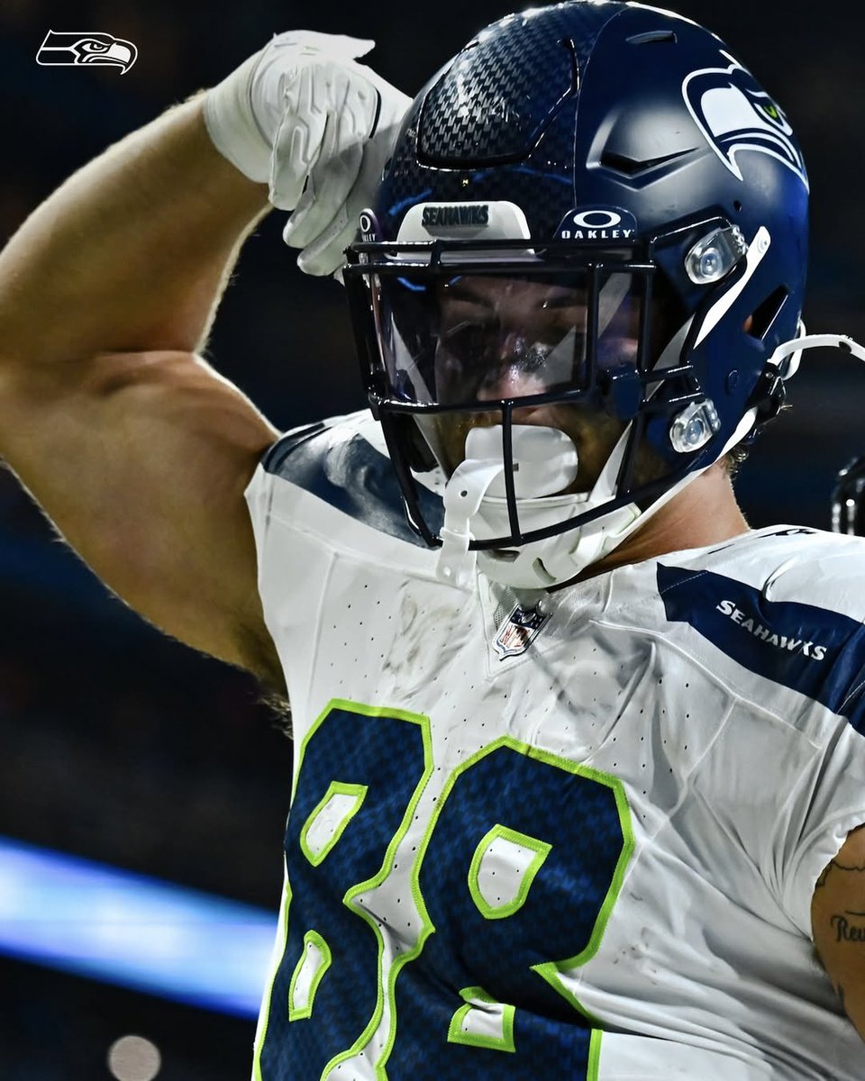 ungodlyrollins's tweet image. seattle seahawks tight end