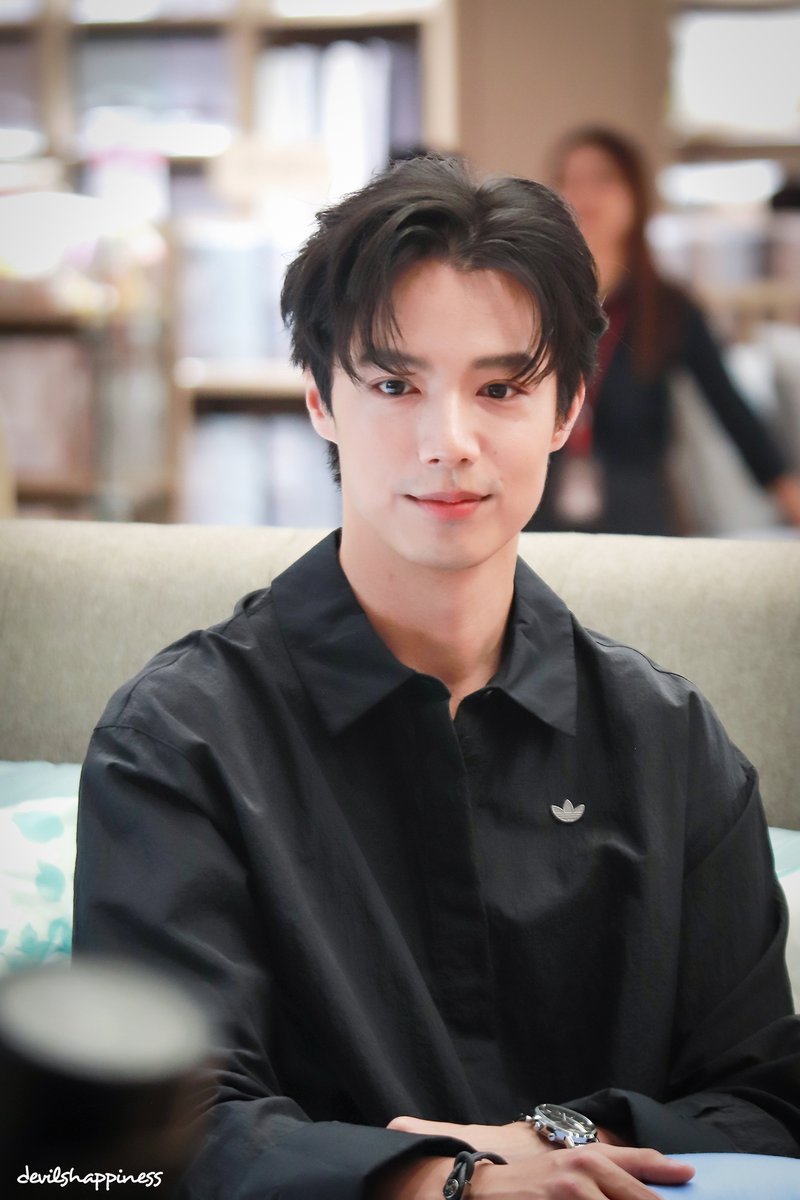 devilshappiness's tweet image. ดองเค็มต่อได้ไหมฮะพี่จ็อบ 😅

#jobbiijob 
#OmazzThailand
#CentralTheNewPinklao 
#ช้อปฟีลใหม่เล่นใหญ่กว่าเดิม