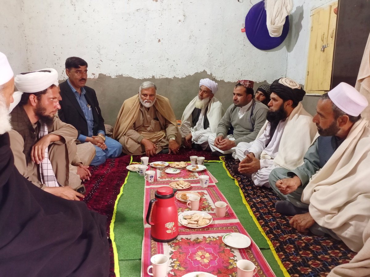 ToheedAhmadMwt's tweet photo. سابقہ ایم پی اے جمیعت علماء اسلام انور حیات خان کی چندوخیل آمد 
جماعتی ساتھیوں کے ساتھ گفت و شنید
#JUIDigitalMediaKP #جمعیتعلماءاسلام #juipakistan https://t.co/JvJ62H8ZkM