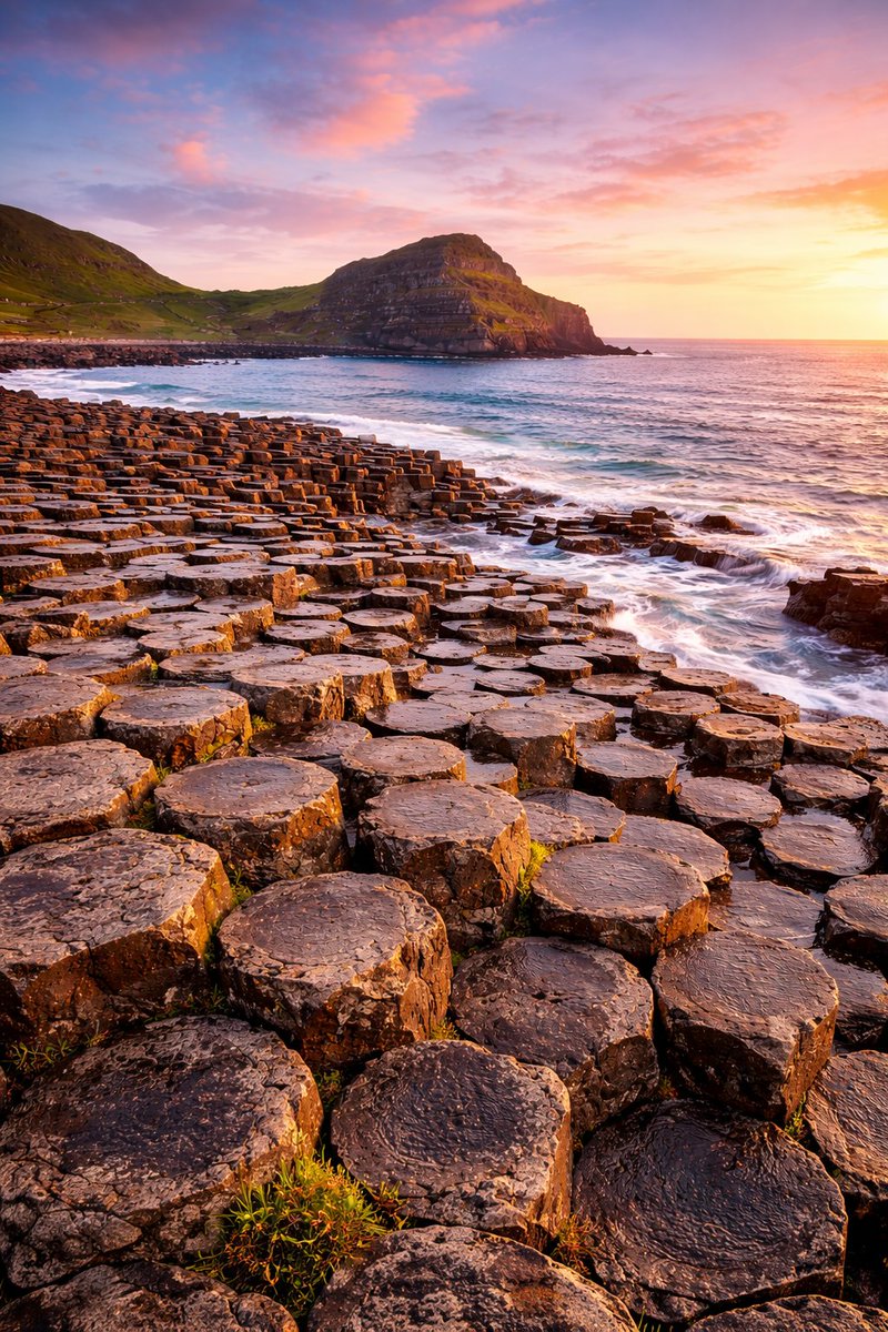 The Giant’s Causeway looks almost unreal.

Around 40,000 hexagonal basalt columns, formed by volcanic activity 60 million years ago 🌋
But Irish legend says the giant Finn McCool built it to challenge a Scottish rival 👀

📍 UNESCO World Heritage Site