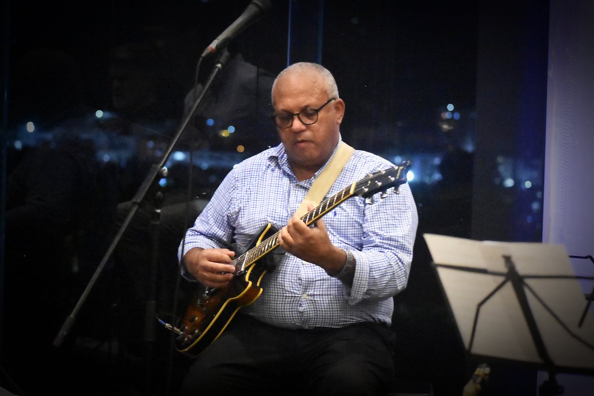 Nuestra primera entrevista de este 2026 es con el músico dominicano, oriundo de Santiago y residente en los Estados Unidos, Edwin Lora.

Lean la recien publicada primera parte de Jazz en Dominicana - Las Entrevistas 2026 - Edwin Lora. El enlace es - jazzendominicana.com/2026/01/jazz-e…