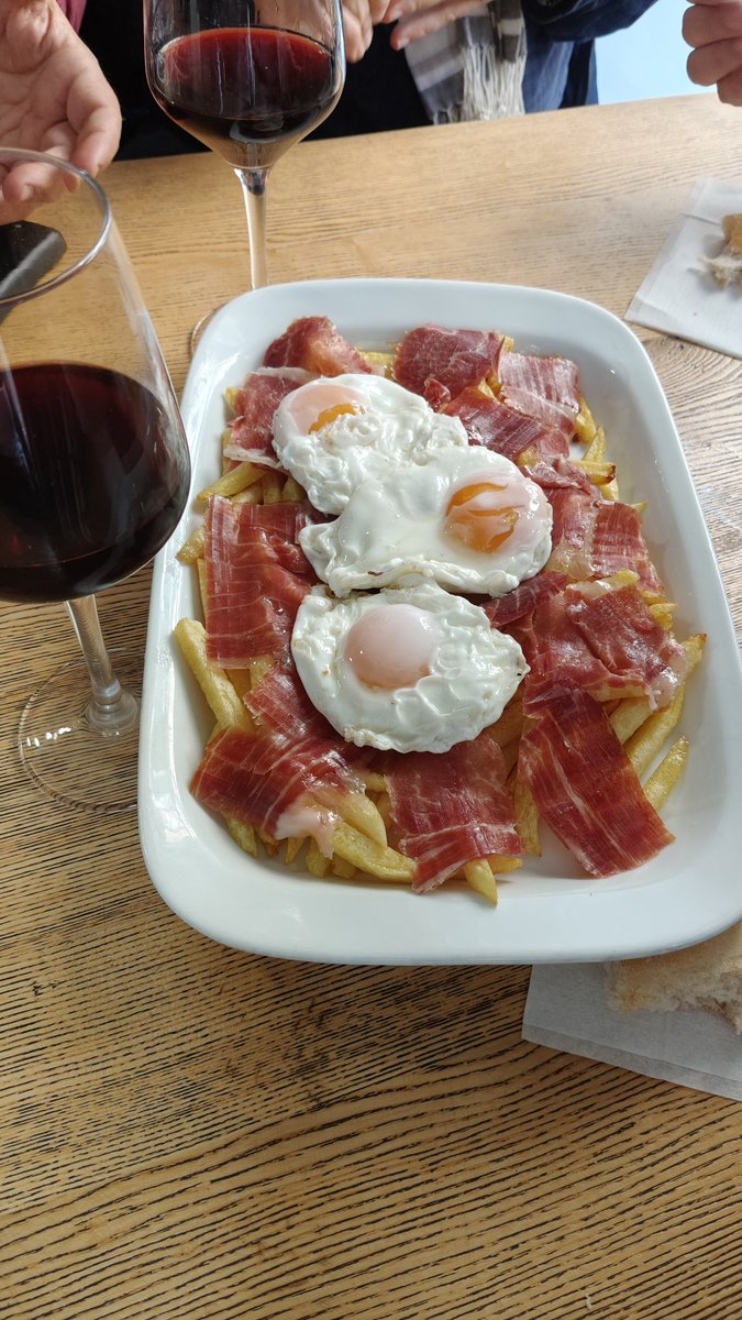 Vengo a dejar esto y me voy. Buenas tardes.