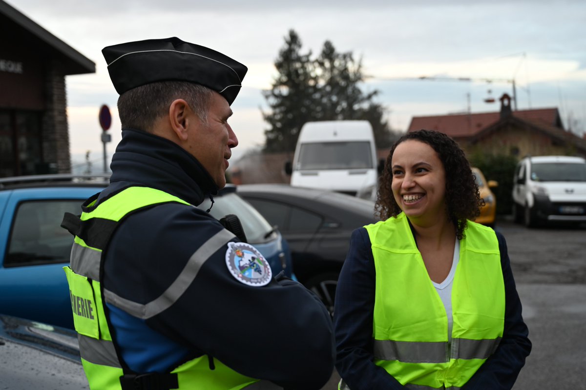 Image de Préfète de la Haute-Savoie - Jeudi 22 janvier, Hayat SLIMANI, sous-préfète, a participé à un contrôle de sécurité routière aux cô