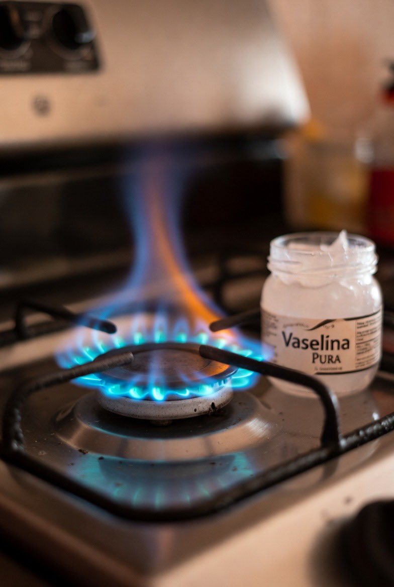 SENTITE UN NIÑO QUE MILEI AGARRÓ LA VASELINA.

Como dijo <a href="/JMilei/">Javier Milei</a> “un pedófilo entrando al jardín con los niños encadenados y envaselinados” Bueno, sentite un niño y que el Decreto 26/2026 es la vaselina.

Ese decreto, publicado hoy mismo en el Boletín Oficial (DNU 26/2026),