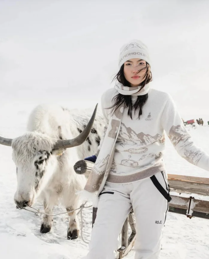 Монгольская олимпийская сборная представила форму всего для троих спортсменов. Очень круто получилось.