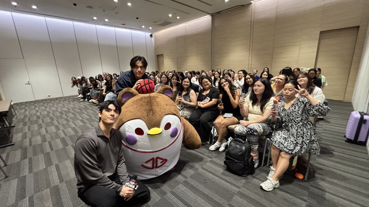 guinzly__gmmtv's tweet image. Thanks for coming today kubb ~~ ร้ากกทุ้กคนนนคับบ 🤍🤍  

#สนามอ่านเล่น2026xJossGawin #GUINZLY