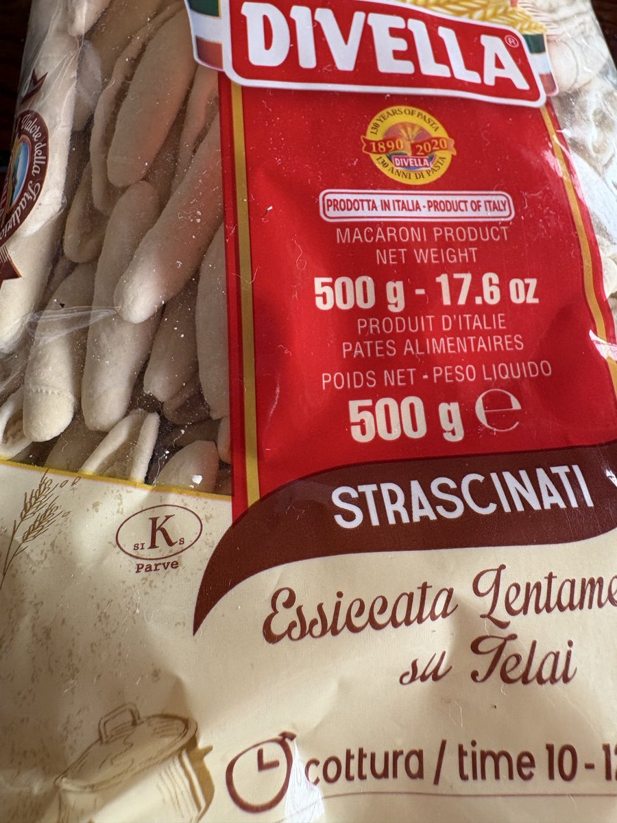 よく分からないマカロニを買ってきたのでニンニクと生姜をいっぱい入れてマカロニスープにしました🥣