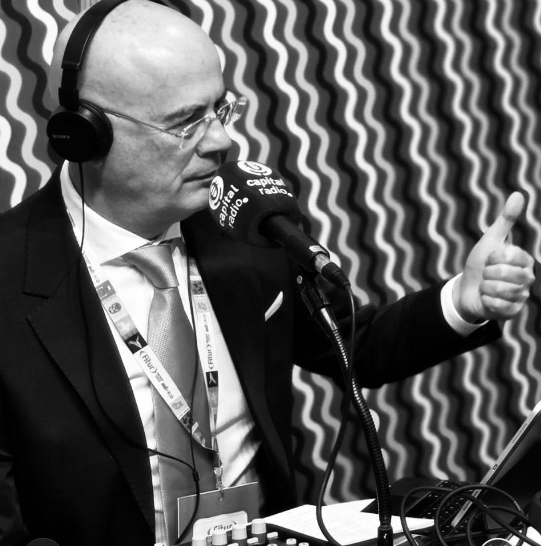 🎙️ EL REMATE | 2026
La voz que marca la diferencia en @LaDiezRadio

Análisis sin filtros, pensamiento crítico

🎧 Escucha el programa completo:
👉 ivoox.com/remate-vacilon…

#ElRemate
#LaDiezCapitalRadio
#RadioConCriterio
#AnálisisSinFiltros
#Actualidad
#Periodismo