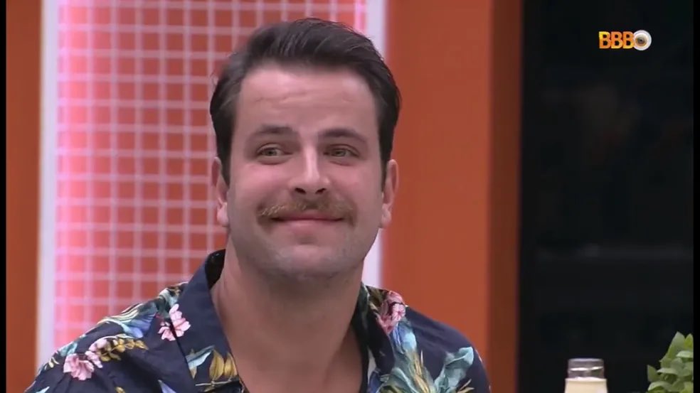 ZePassini's tweet image. Jamais será Gustavo heterotop, que era hétero e top