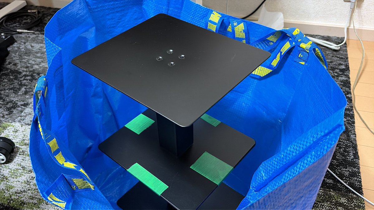 自転車でモニタースピーカースタンドを運んできた🚲