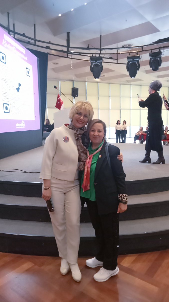 Enerjiniz güler yüzünüz hiç eksilmesin yeni yaşınız sağlık mutluluk huzur getirmesi dileğiyle doğum gününüz kutlu olsun 🎂 
<a href="/hulya_unver/">Hülya ÜNVER</a> ♥️🎂💐