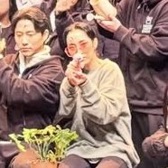 이번에는 지여니가 쏘네요..