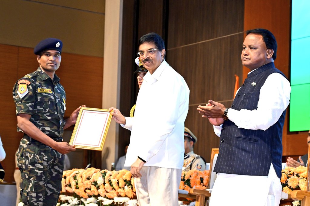 A moment of immense pride for <a href="/odisha_police/">Odisha Police</a>.

On the occasion of #RepublicDay2026, at Bhubaneswar, Shri Aswini Kumar Bagh, Havildar (Armed), Special Operation Group, Chandaka, Bhubaneswar, was conferred the Police Medal for Gallantry (GM) by the Hon’ble Governor of Odisha, Shri