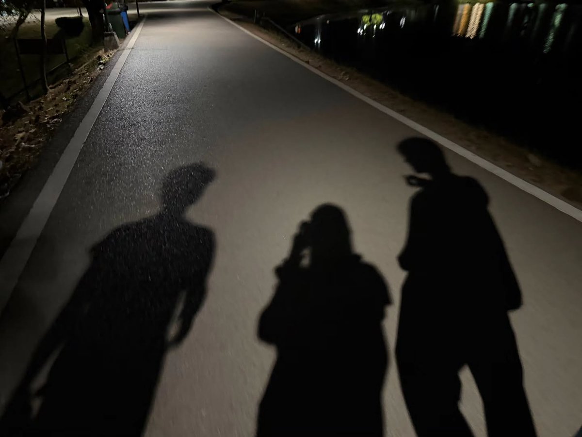 Farah_91Babyz's tweet image. IG 📸 #Tawan_V 

Sneaking out of the palace wearing the palace's pants

#ScarletHeartTH 
#phuwintang @phuwintang