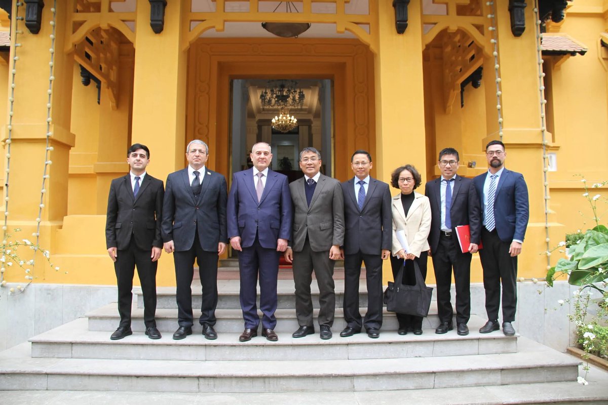 Yeni Azərbaycan Partiyası Sədrinin müavini - Mərkəzi Aparatın rəhbəri Tahir Budaqov Vyetnam Sosialist Respublikasına səfəri çərçivəsində Vyetnam Kommunist Partiyasının Baş katibi To Lam ilə görüşüb.

yap.org.az/az/view/news/1…