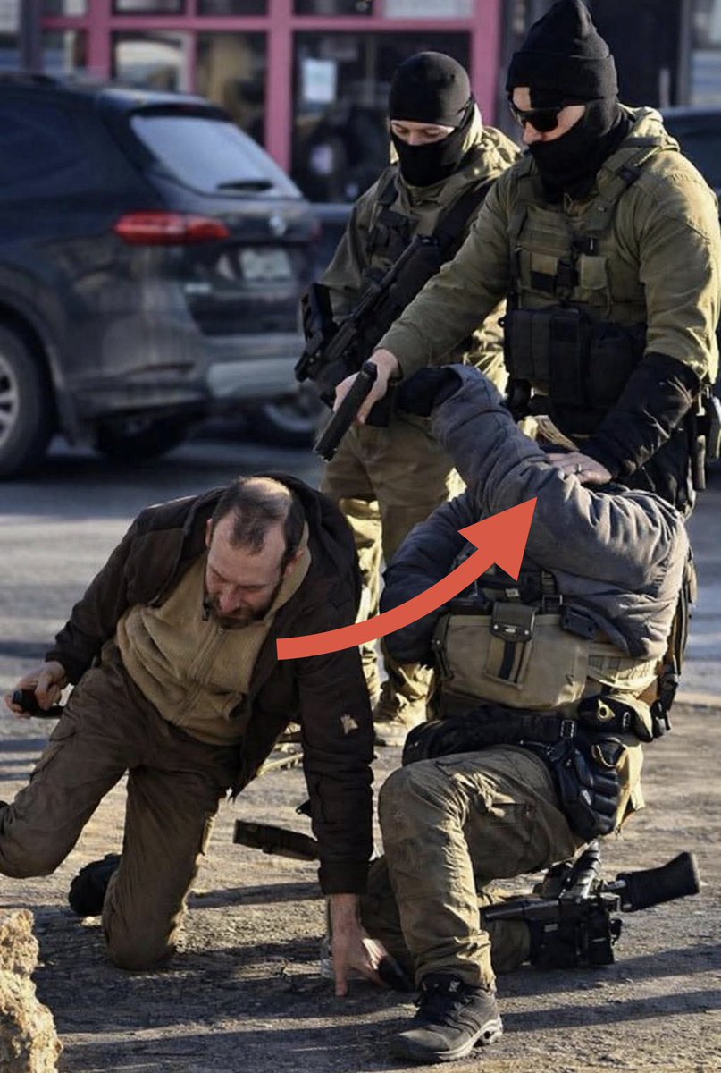 mattvanswol's tweet image. You shared an AI photo, Tony. 

The officer has no head

You knew this and did it anyway…