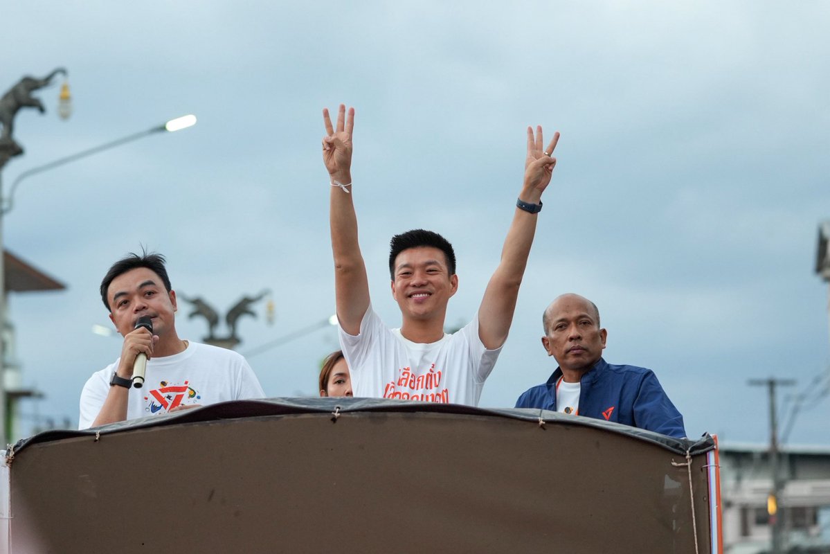 teng_pple's tweet image. เปลี่ยนกระบี่วันนี้ เพื่ออนาคตของลูกหลาน
.
หลายคนสบประมาทว่าพรรคประชาชนไม่สามารถปักธง สส.เขต ในจังหวัดกระบี่ได้ นี่คือบทพิสูจน์สำคัญที่จะทำให้อนาคตของชาวกระบี่ อยู่แบบเดิมหรือมีอนาคตใหม่
.
อยากได้อนาคตที่ดีกว่า 
อยากได้กระบี่ที่ดีกว่า
อยากได้ประเทศที่ดีกว่า 
อย่ารอการเปลี่ยนแปลง…