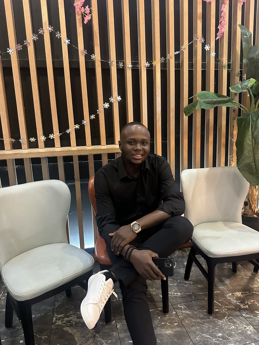 SNOW-WHITE tweet media