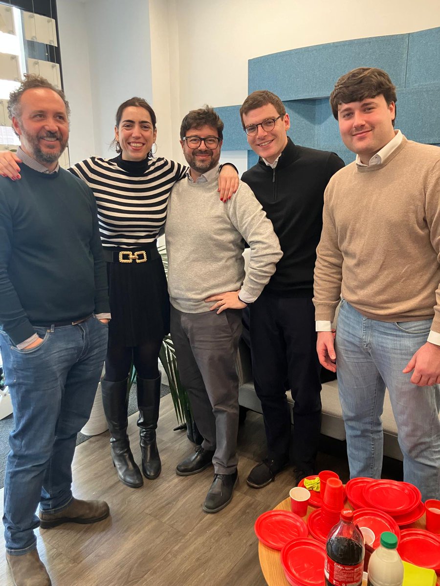 Non solo postazioni, ma persone 🤝
Qui nascono connessioni, idee e collaborazioni ogni giorno.
📩 info@pickcenter.com - 🌐 pickcenter.it
#PickCenter #CoworkingRoma #Community #Networking